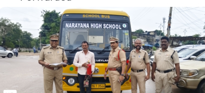 జిల్లాలో స్కూల్ బస్సులను, ప్రైవేట్ టూరిస్ట్  బస్సుల తనిఖీలు