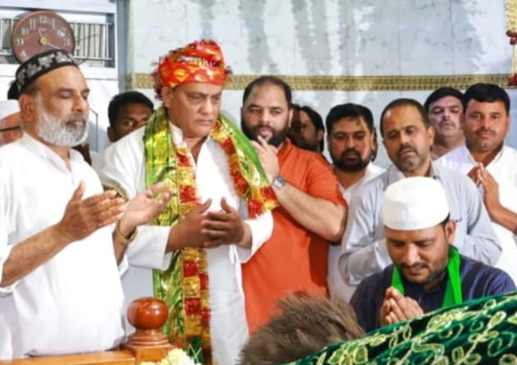 జాన్ పహాడ్ దర్గాను దర్శించుకున్న రాష్ట్ర మైనార్టీ సంక్షేమ శాఖ మంత్రి మహమ్మద్ అజారుద్దీన్ 