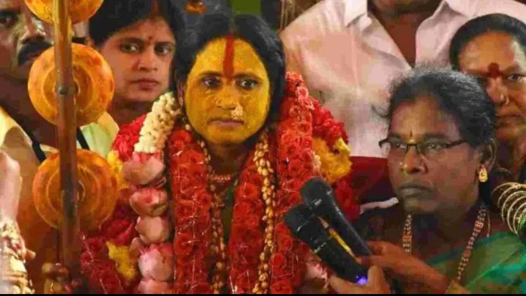 ఆనందపరిచేలా స్వర్ణలత భవిష్యవాణి..