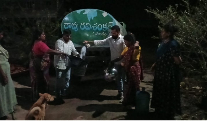 Daily Bharat త్రాగు నీళ్ళు లేక ఇబ్బంది పడుతున్న మందలపల్లిలో kcr కాలిని ప్రజలు 