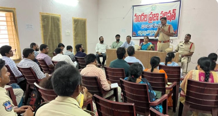 జూలూరుపాడు మండలంలో పశువుల రవాణా అరికట్టాలి : జూలూరుపాడు సర్కిల్ ఇన్స్పెక్టర్ సిఐ ఇంద్రసేనారెడ్డి