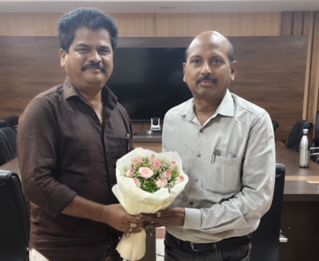 Daily Bharat వరంగల్ అర్జేడిగా పదోన్నతి పొందిన మదన్ మోహన్ కు పి ఆర్ టి యు అభినందనలు 