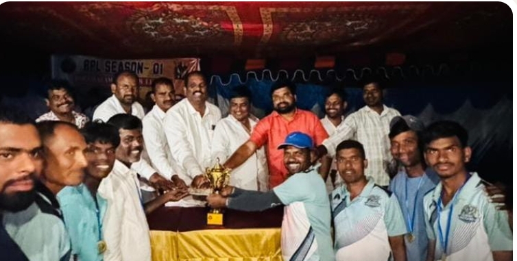 Daily Bharat విజేతలకు బహుమతులు ప్రదానం చేసిన భీమారం సర్పంచ్ గీతా వీరేశం గుప్త