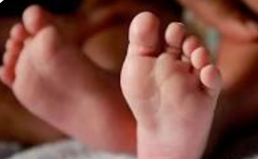 పిల్లాడి ప్రాణం తీసిన పెన్సిల్