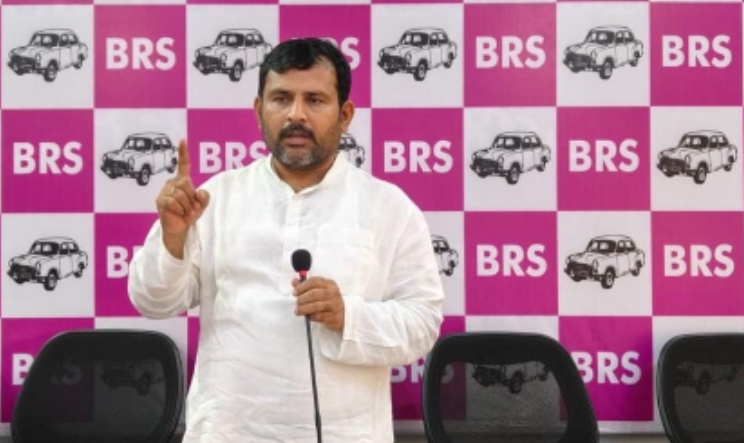 ప్రజల పక్షాన ప్రశ్నిస్తే దాడి చేస్తారా, ఈ దాడి ఓ పిరికిపంద చర్య  : బిఆర్ఎస్ పార్టీ నాయకులు లకావత్ గిరిబాబు