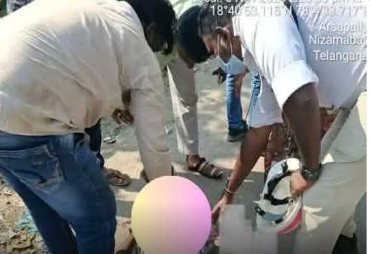 విధుల్లో ఉన్న ఓ ట్రాఫిక్ కానిస్టేబుల్ మానవతా దృక్పథంతో ఒకరి ప్రాణాలు కాపాడిన కానిస్టేబుల్