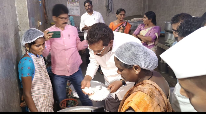 అదనపు కలెక్టర్ సాక్షిగా గిరిజన బాలికల వసతి గృహంలో పురుగుల భోజనం