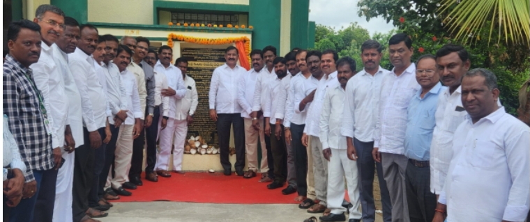 డిసిసిబి  సిబ్బంది తమ విధుల పట్ల సక్రమంగా, సమర్థవంతంగా పనిచేయాలి