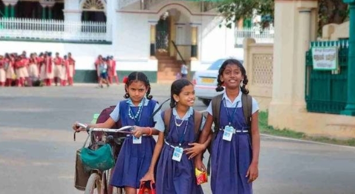 ప్రభుత్వ పాఠశాలలకు మార్చి 16 నుంచి ఒంటిపూట బడులు