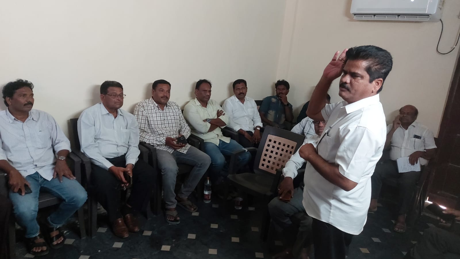 Daily Bharat ఉద్యోగుల సమస్యల పరిష్కారం కోసం ఉద్యోగ జేఏసీ నిరంతరం పోరాటం