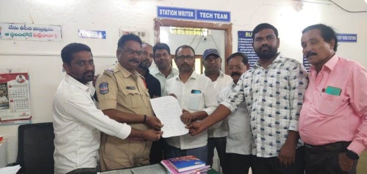 నిజామాబాద్ జిల్లా నవీపేట్ పోలీస్ స్టేషన్లో తీన్మార్ మల్లన్న పై ఫిర్యాదు