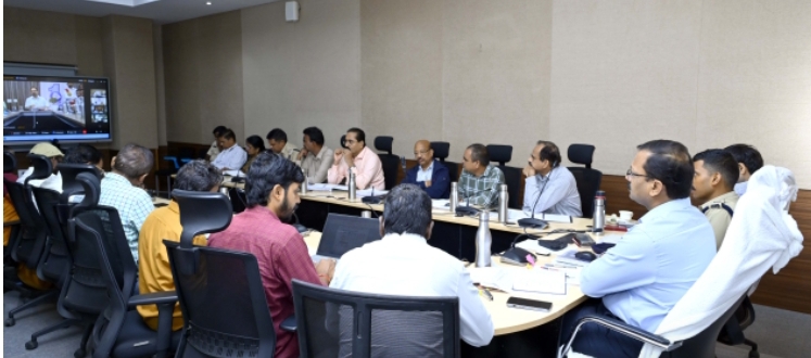 వర్షాల వల్ల ప్రజలకు ప్రాణ,ఆస్తి నష్టం వాటిల్లకుండా ముందస్తు చర్యలు చేపట్టాలి..మంత్రులు పొంగులేటి, తుమ్మల
