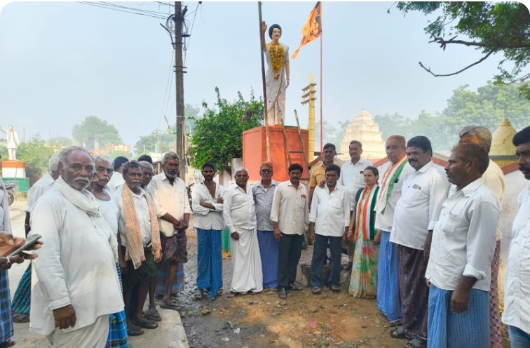 పాపకొల్లు గ్రామంలోఘనంగా ఇందిరా గాంధీ వర్ధంతి వేడుకలు