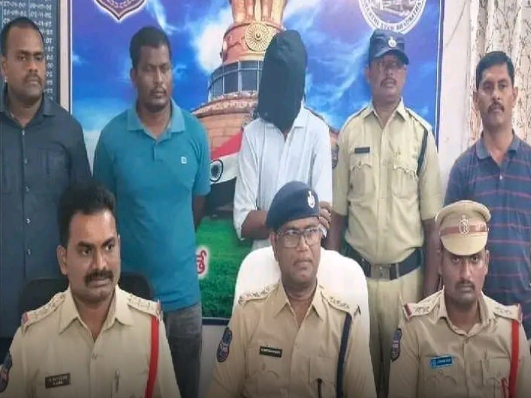 చైన్ స్నాచింగ్ ముఠా అరెస్ట్