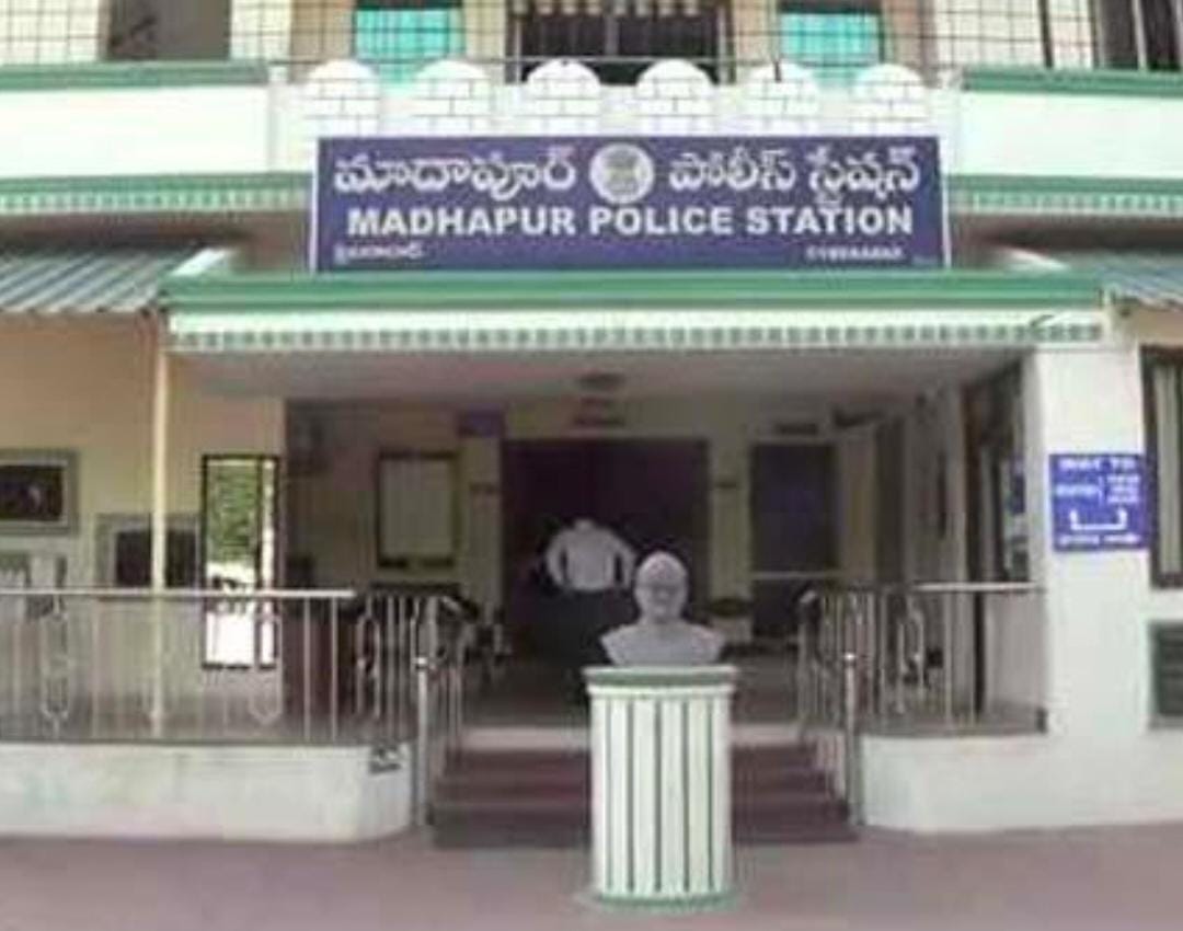 పోలీస్ స్టేషన్ పై  ఏసీబీ దాడులు