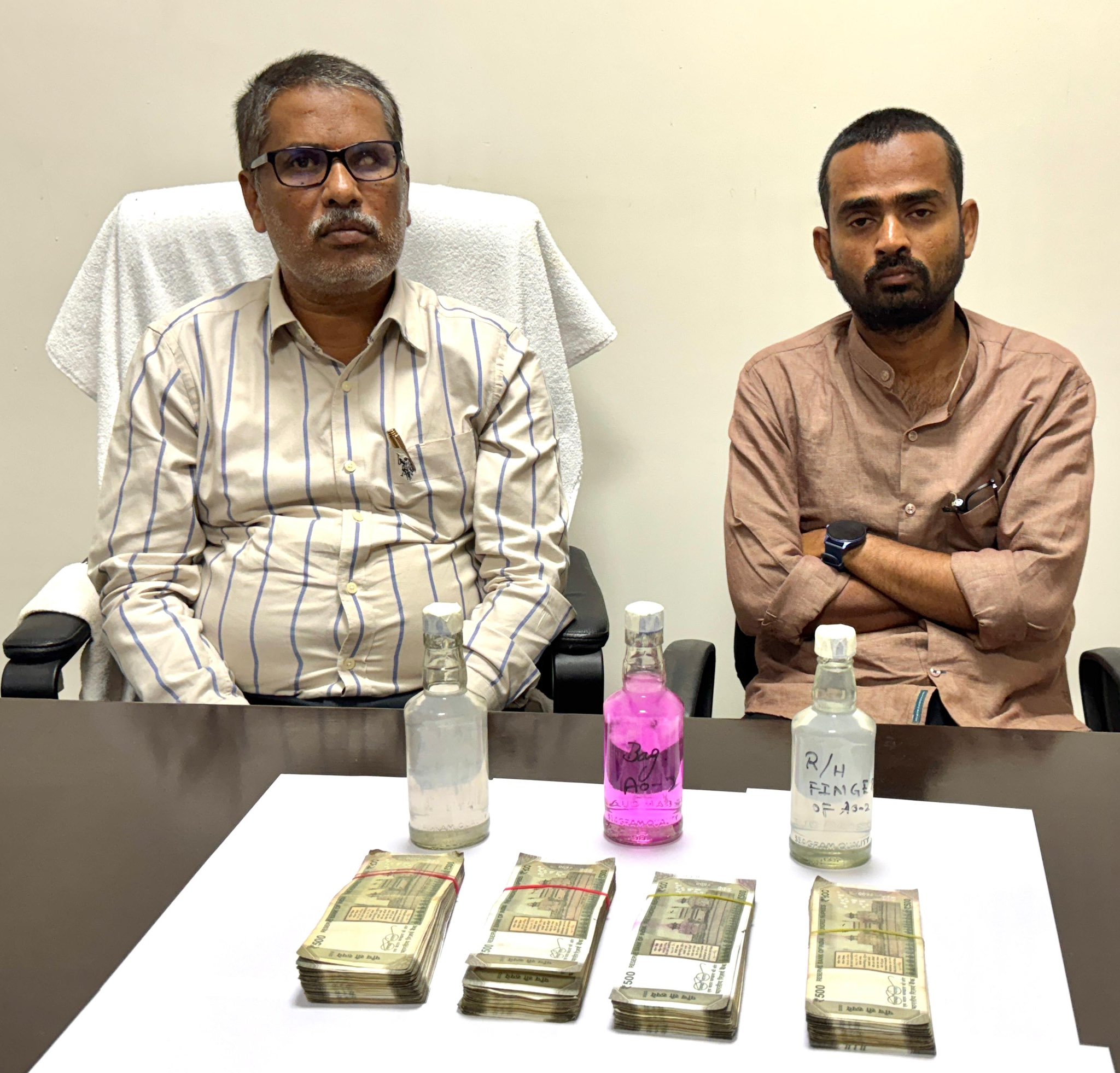 ఏసీబీకి చిక్కిన పంచాయతి కార్యదర్శి