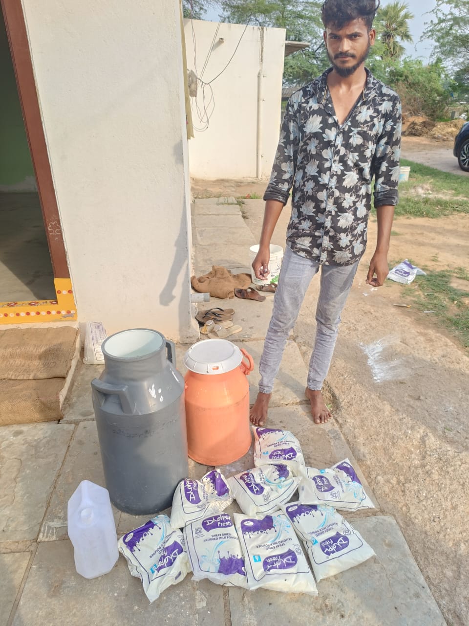 కల్తీ పాలు తయారు చేస్తున్న వ్యక్తి అరెస్ట్