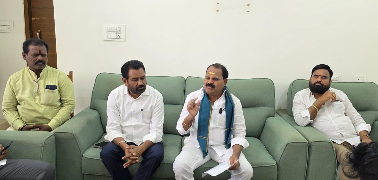 ప్రమాదాల నివారణకు అండర్ పాస్ మార్గాల ఏర్పాటు : ఎమ్మెల్యే వీర్లపల్లి శంకర్
