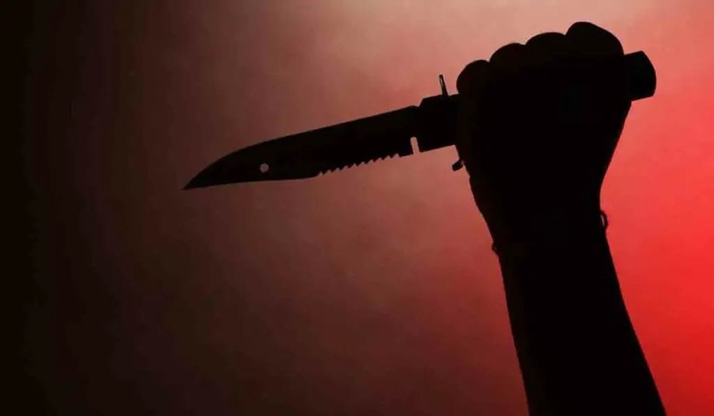 గంజాయి మత్తులో తోటి స్నేహితుని గొంతు కోసి పరారైన యువకుడు