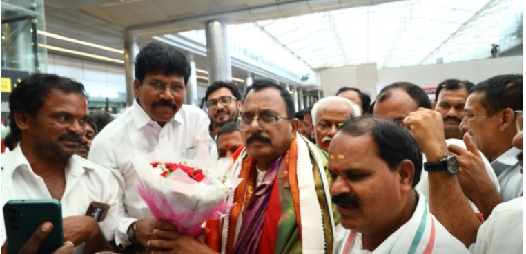 ఎంపీ మల్లు రవికి స్వాగతం పలికిన మైనార్టీ రాష్ట్ర నాయకులు మహ్మద్ ఇబ్రహీం