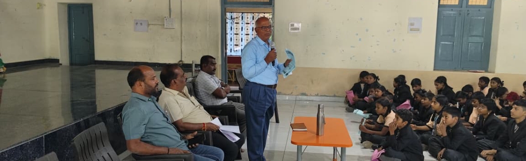 విద్యుత్ ప్రమాదాలు కలగకుండా ఉండాలంటే విద్యుత్ పరికరాలకు దూరంగా ఉండాలి