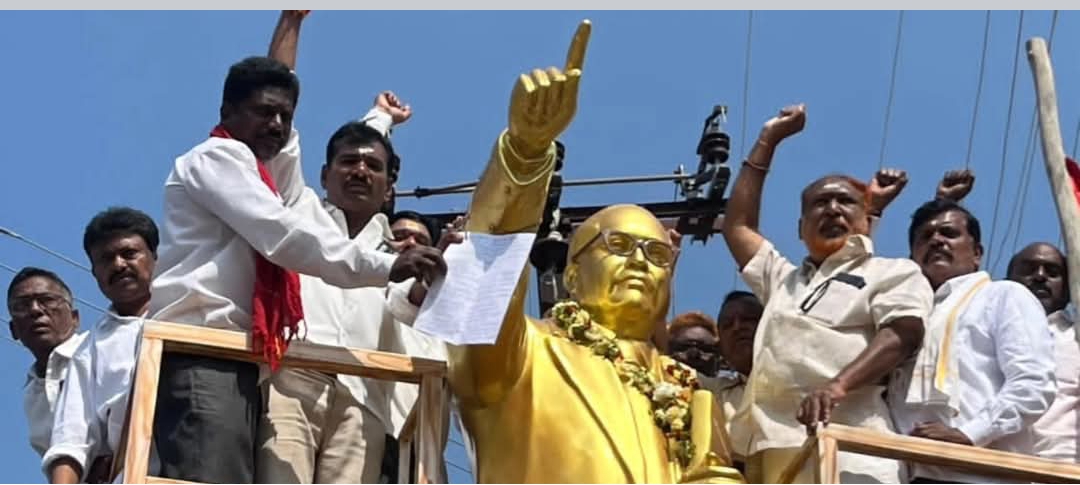 42 శాతం రిజర్వేషన్ల అమల్లో జరుగుచున్న జాప్యాన్ని నిరసిస్తూ, రాజ్యాంగ నిర్మాత డా!! బీఅర్. అంబేడ్గర్ విగ్రహానికి బీసీ నేతలు వినతి పత్రం సమర్పణ