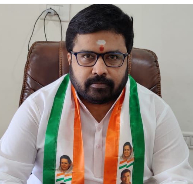 Daily Bharat రేవంత్ రెడ్డి పీఏనని చెప్పుకుని వసూళ్లకు పాల్పడిన వ్యక్తి అరెస్ట్..!!