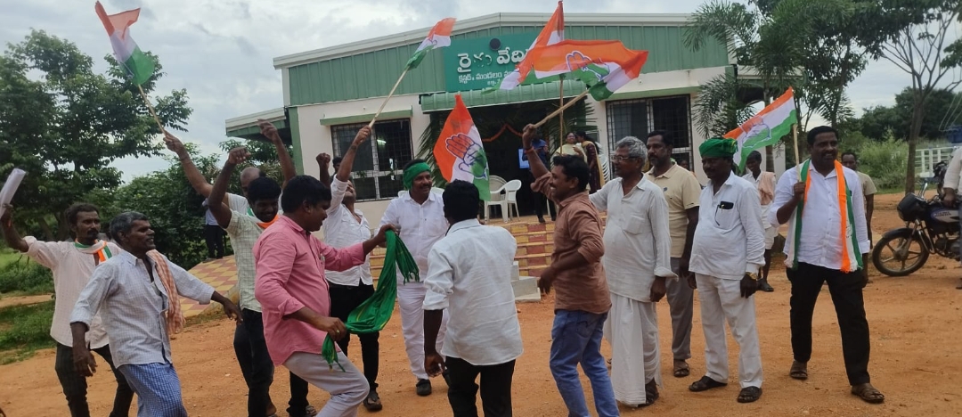 పది సంవత్సరాలు నరకం అనుభవించా... చిందులేసిన  తాజా మాజీ ఎంపిటిసి కృష్ణా రెడ్డి