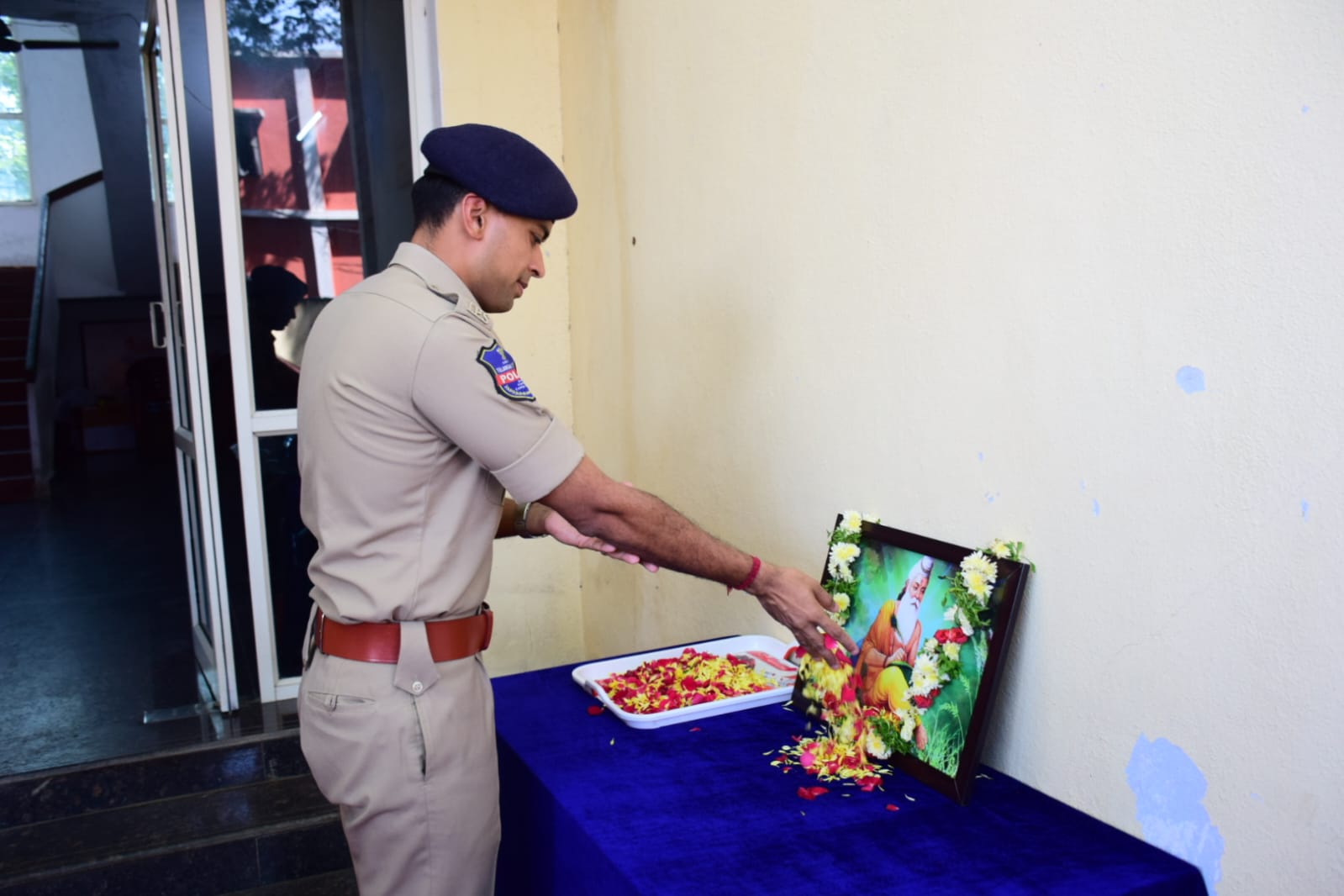 శ్రీ వాల్మీకి మహర్షి జీవిత చరిత్ర అందరికి ఆదర్శం:జిల్లా ఎస్పీ.