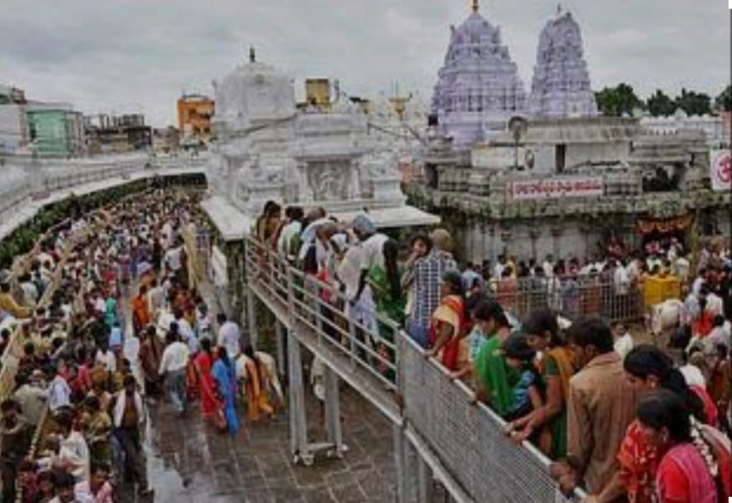 శివరాత్రి వేడుకలకు ముస్తాబవుతున్న వేములవాడ రాజన్న ఆలయం