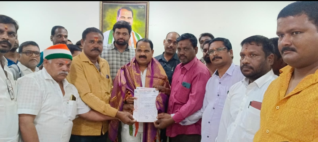 మత్స్య సహకార సంఘ భవన నిర్మాణానికీ నిధులు కేటాయించండి
