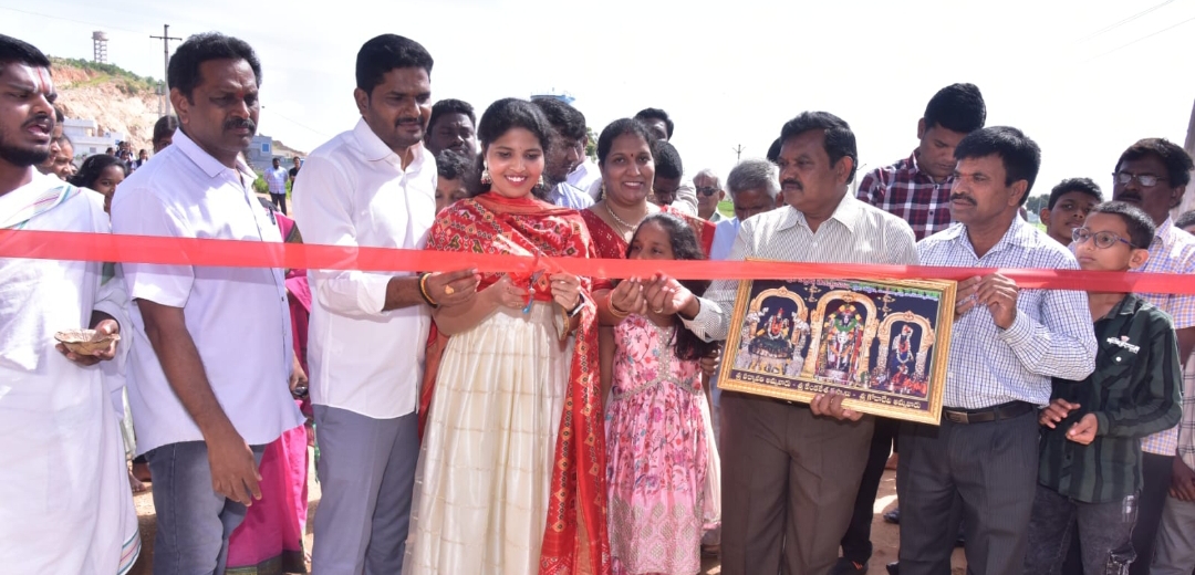 అక్షరం నేర్పిన బడికి అరుణోదయ ప్రగతి..