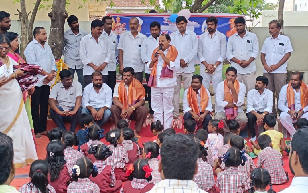 సామూహిక అక్షరాభ్యాస కార్యక్రమంలో పాల్గొన్న ఎమ్మెల్యే వీర్లపల్లి శంకర్