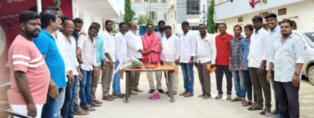 చీపిరి రవి యాదవ్ కు జన్మదిన శుభాకాంక్షలు వెల్లువ