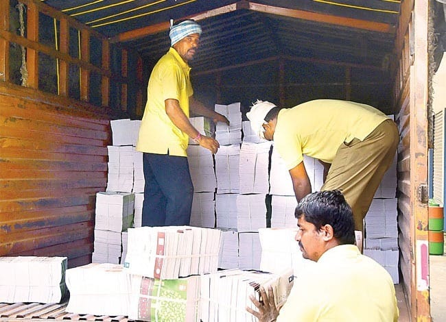 పాఠ్యపుస్తకాలు వెనక్కి తీసుకోవాలి..తెలంగాణ విద్యాశాఖ ఆదేశాలు