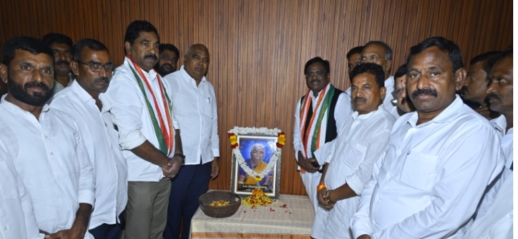 రూరల్ ఎమ్మెల్యే భూపతి రెడ్డి ని పరామర్శించిన మంత్రి వేవిక్ వెంకట స్వామి, వర్ధన్న పేట్ ఎమ్మెల్యే నాగరాజు