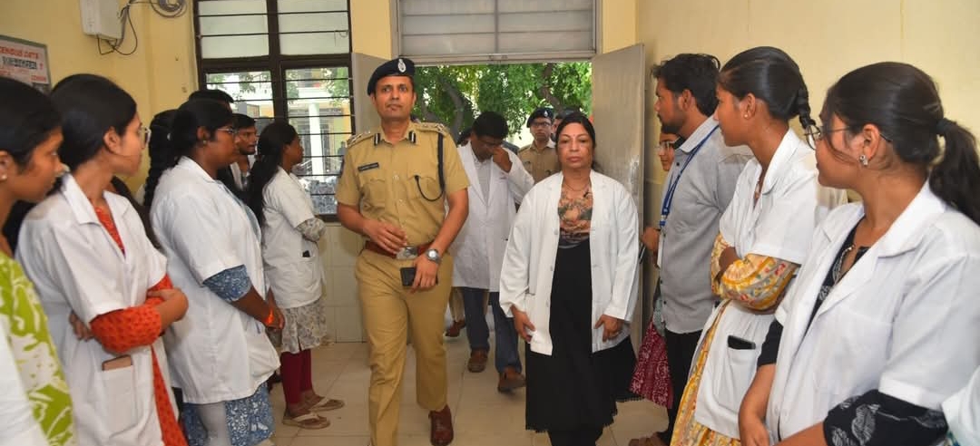 Daily Bharat డి-అడిక్షన్ సెంటర్&zwnj;ను సందర్శించిన వరంగల్ పోలీస్ కమిషనర్