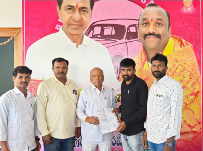 బాధిత కుటుంబానికి ఎల్ఓసి అందజేత