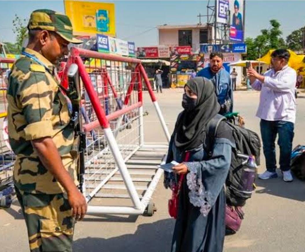 గడువు లోపు వెళ్లకపోతే మూడేళ్లు జైలు, 3 లక్షలు జరిమానా