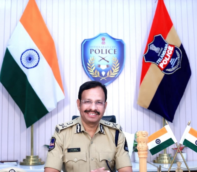 చైనీస్ మాంజా విక్రయించినా, నిల్వ చేసినా క్రిమినల్&zwnj; కేసులు : హైదరాబాద్ సీపీ సజ్జనర్&zwnj;