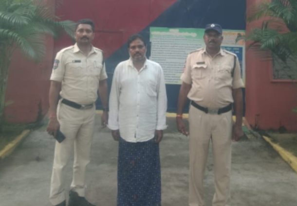 కోర్టు వాయిదాలకుహాజరు కాని వ్యక్తి అరెస్ట్