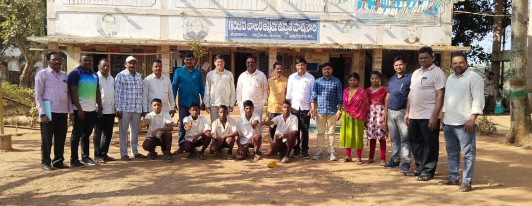 క్రీడల్లో ఉత్సాహవంతులైన విద్యార్థులను ప్రోత్సహించిన పి ఈ టీ వీరభద్రం