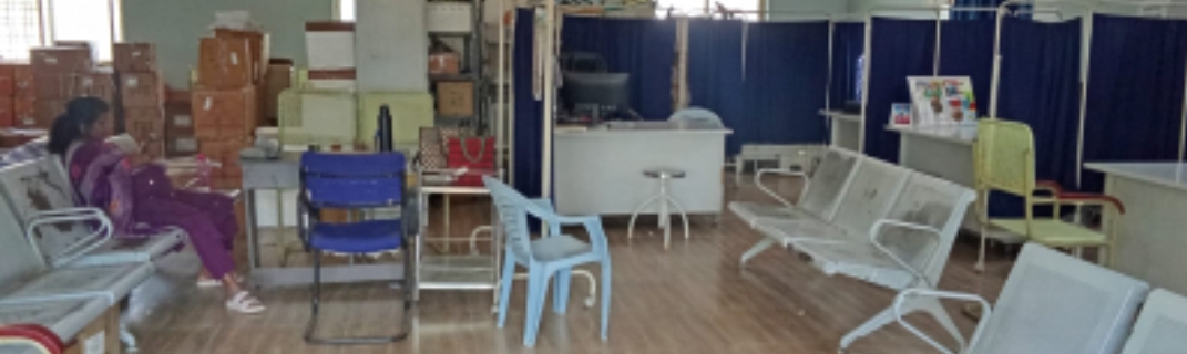 వెల్నెస్ సెంటర్లో డాక్టర్లు లెస్