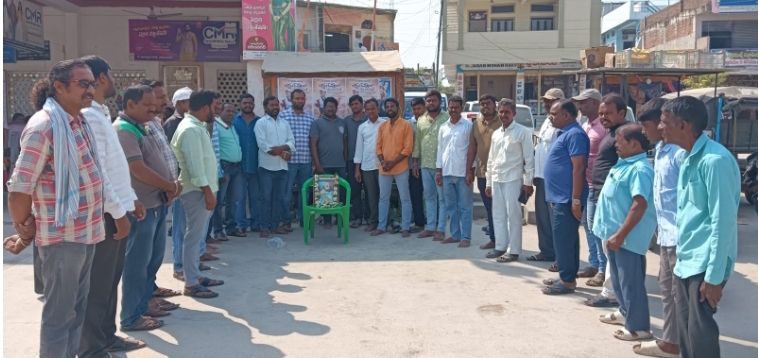 యువకులు చత్రపతి శివాజీ  జీవితాన్ని ఆదర్శంగా  తీసుకోవాలి