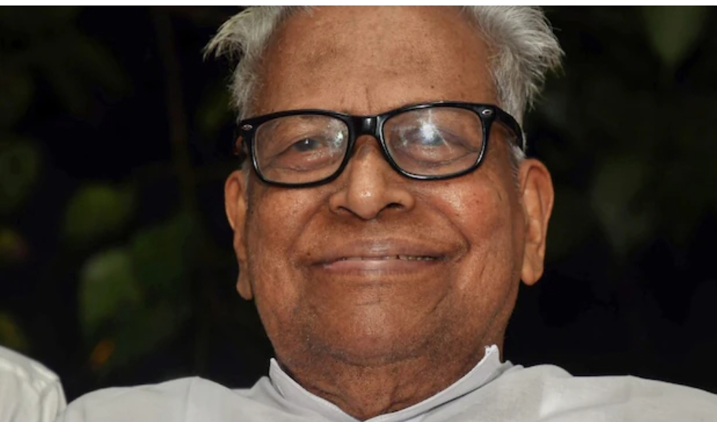 కేరళ మాజీ సీఎం వీఎస్&zwnj; అచ్యుతానందన్&zwnj; కన్నుమూత