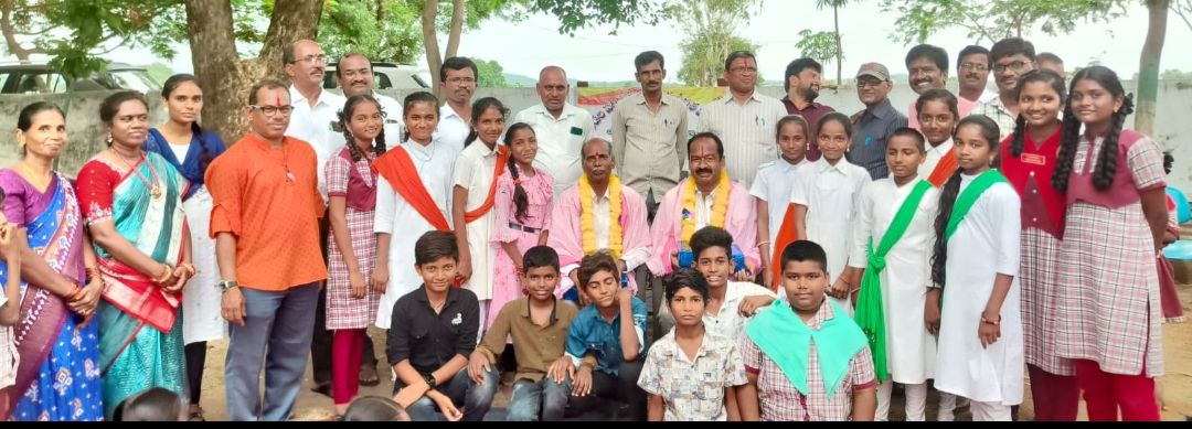 బదిలీపై వెళ్లిన ఉపాధ్యాయులకు ఆత్మీయ సన్మానం