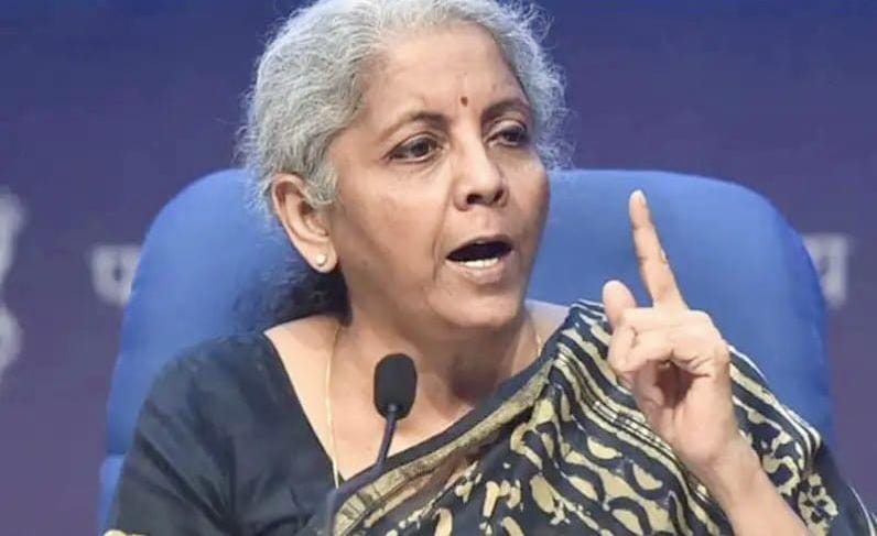 కేంద్ర ఉద్యోగులకు భారీ ఆఫర్... ₹2 కోట్ల వరకు ఉచిత ఇన్సూరెన్స్, చౌకగా రుణాలు