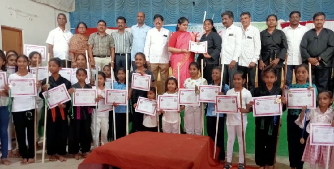 మహిళల ఆత్మరక్షణకు కర్ర సాము అవసరం : జిల్లా కోర్టు సీనియర్ సివిల్ జడ్జి రాధికా జైస్వాల్