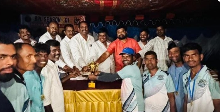 Daily Bharat బిపిఎల్-1 క్రికెట్ టోర్నమెంట్ విజేతలకు బహుమతులు ప్రదానం చేసిన భీమారం సర్పంచ్ గీతా వీరేశం గుప్త