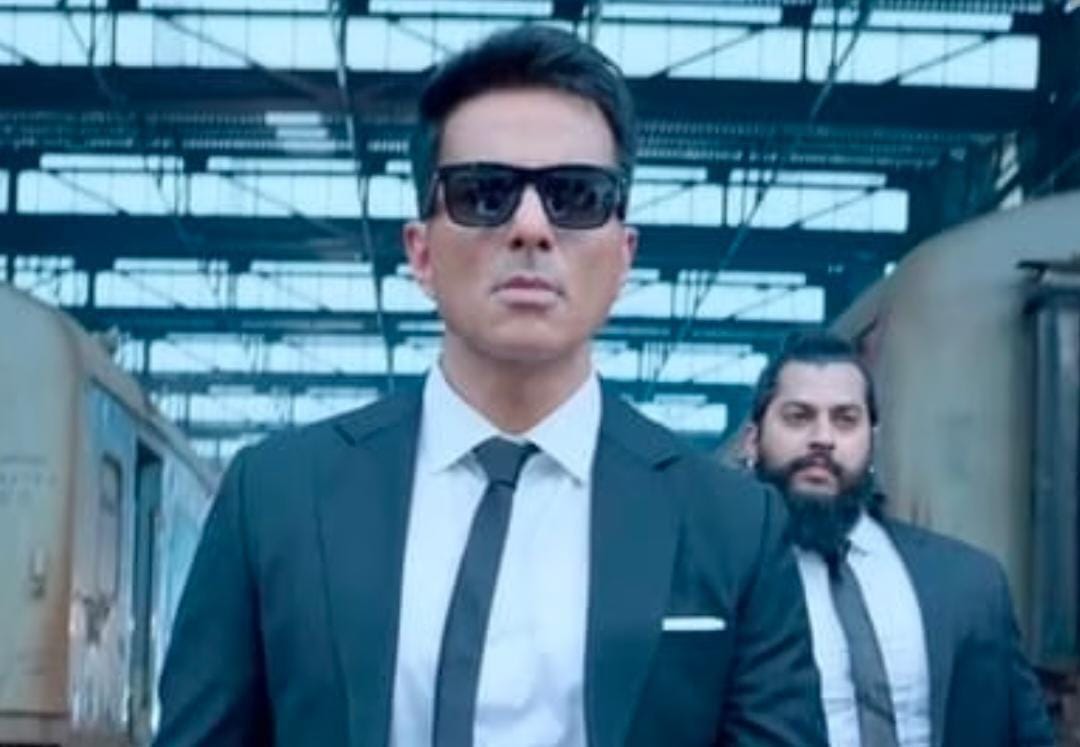 హీరో సోన్ సూద్ కు అరెస్ట్ వారెంట్ జారీ